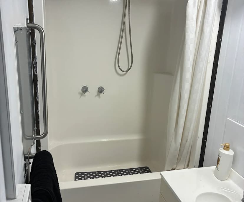 $370, Granny-flat, 1 bathroom, Heidelberg West VIC 3081