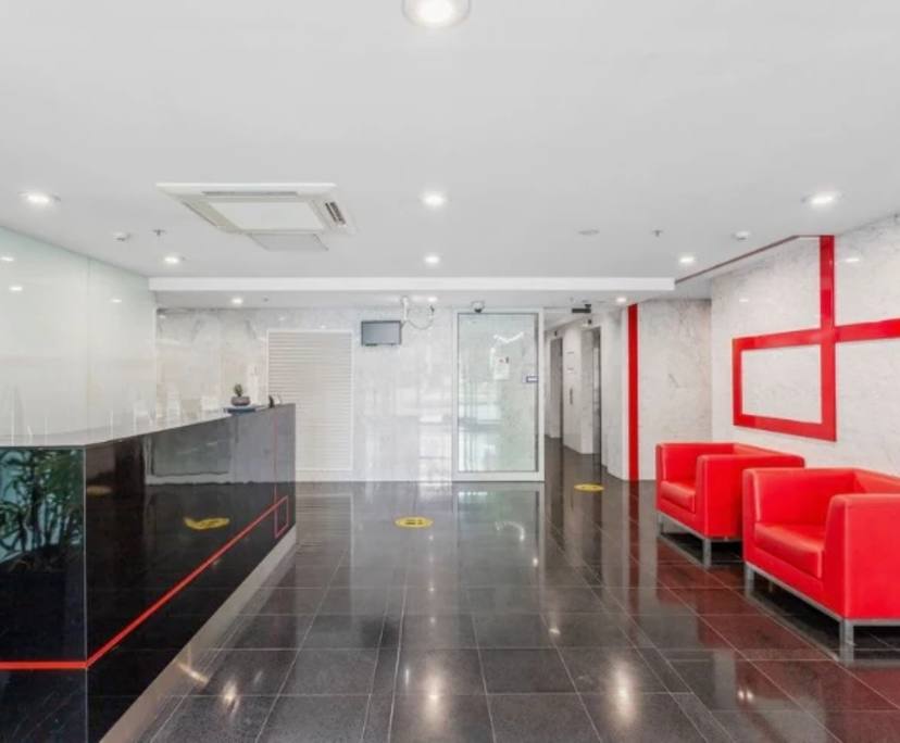 Furnished room in a flatshare