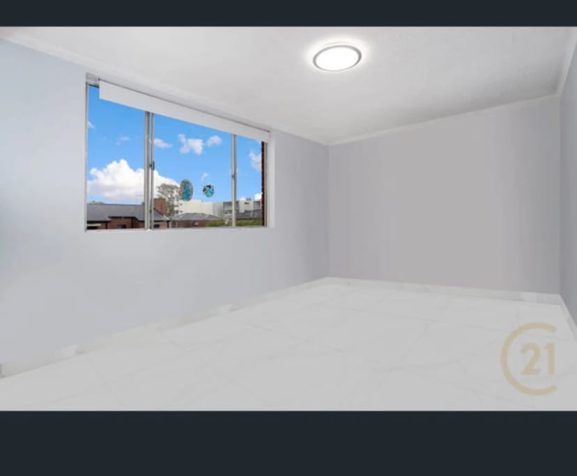 Unfurnished room in a flatshare
