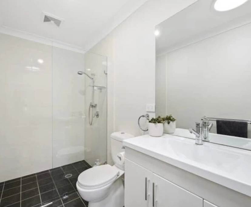 Unfurnished room with own bathroom