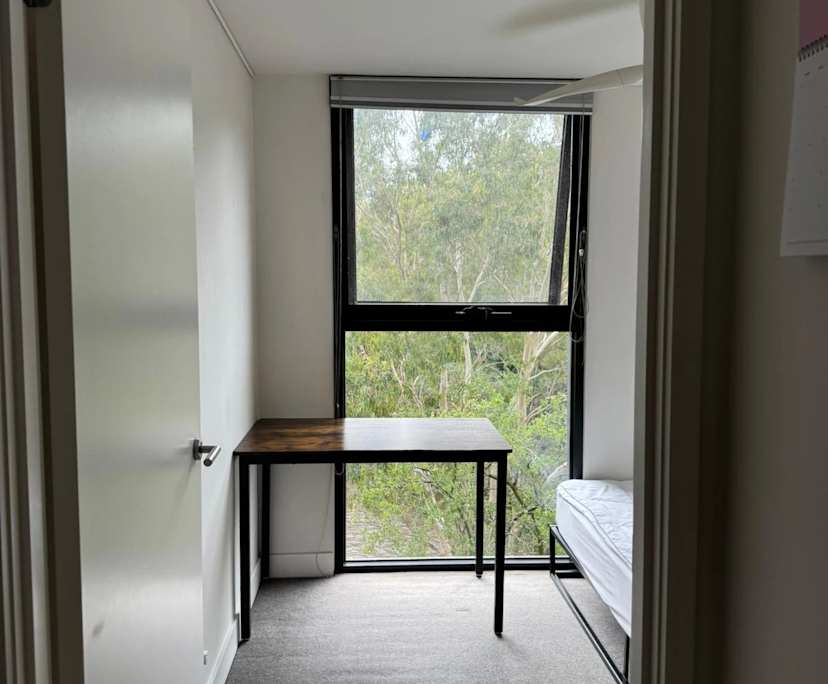 Unfurnished room in a flatshare