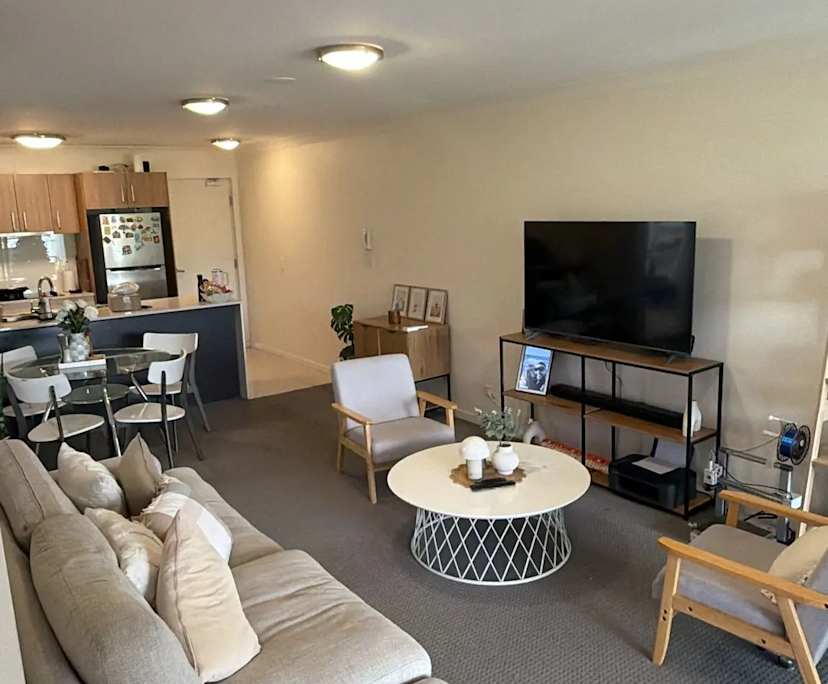 $350, Flatshare, 2 bathrooms, Morningside QLD 4170