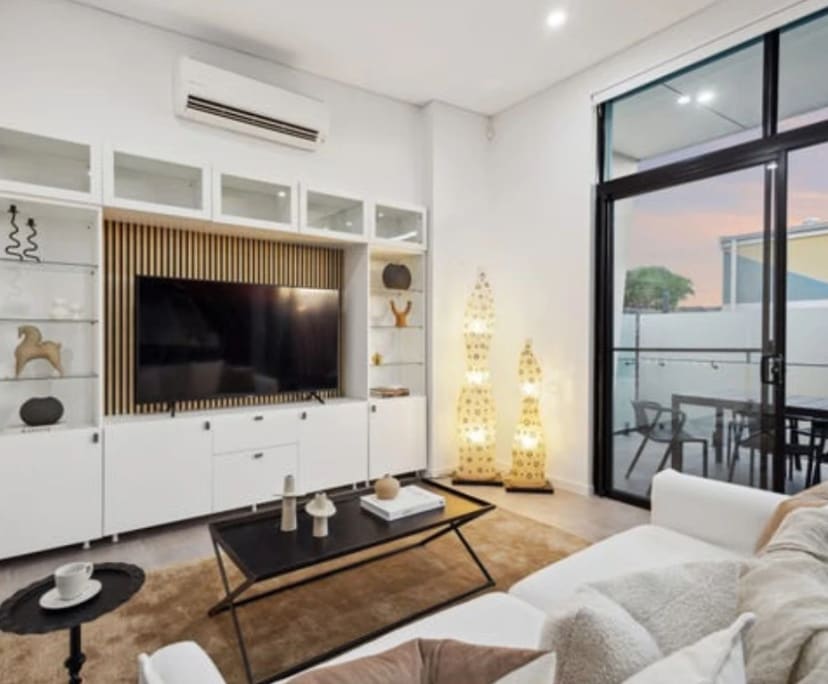 Unfurnished room with own bathroom