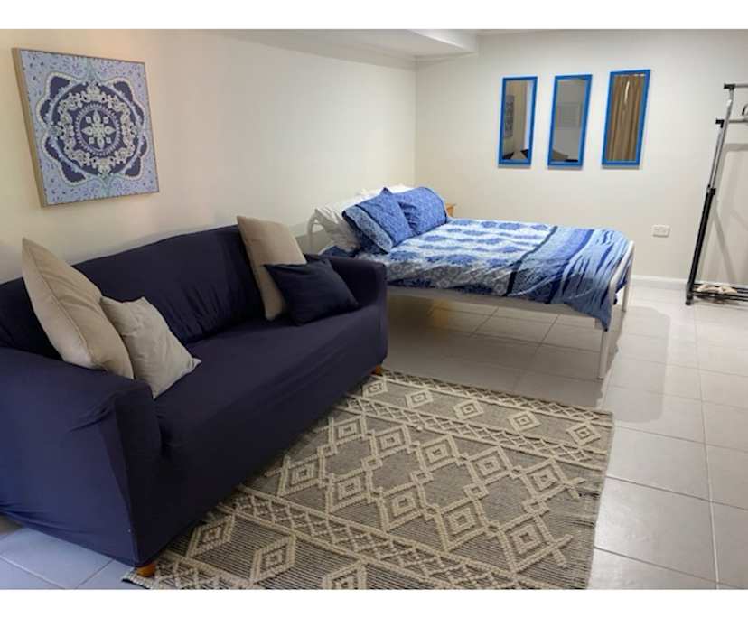 Furnished room with ensuite in a flatshare