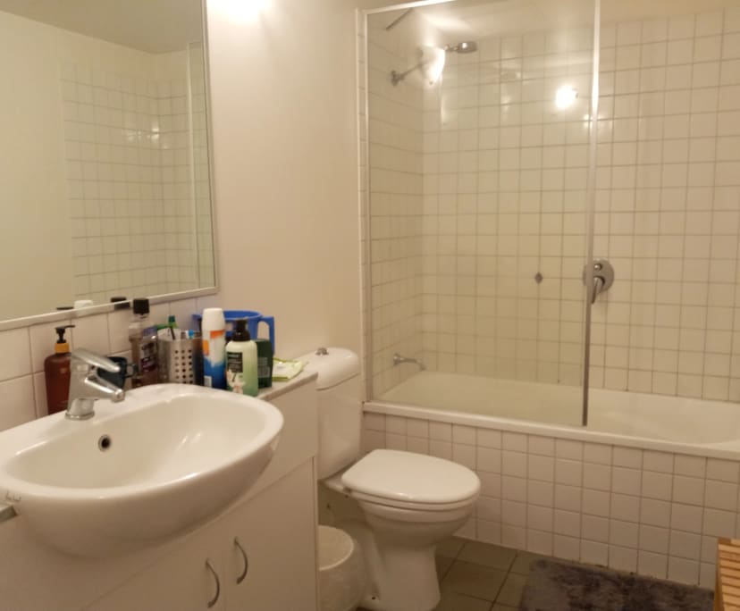 $180, Flatshare, 3 bathrooms, Carnegie VIC 3163