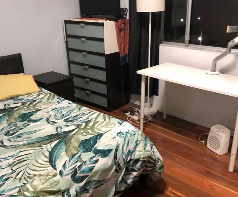Furnished room in a flatshare