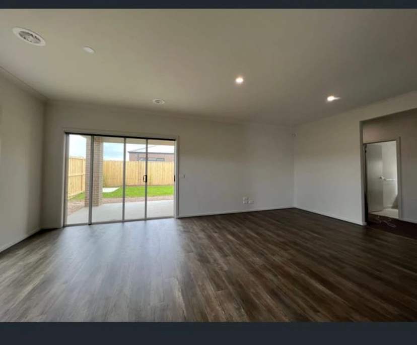 Unfurnished room in a share house