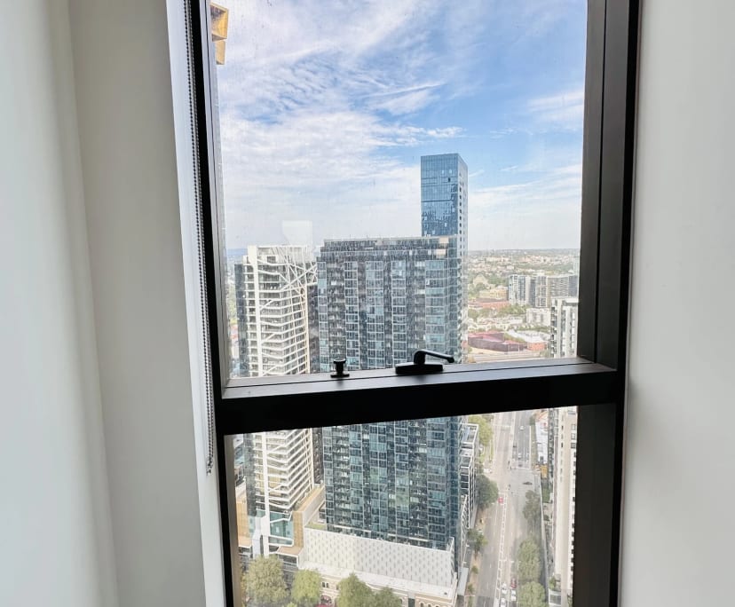 Furnished room with ensuite in a flatshare