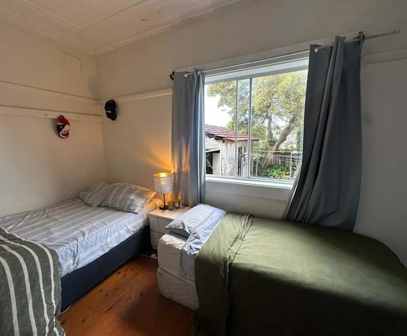 Furnished room in a flatshare
