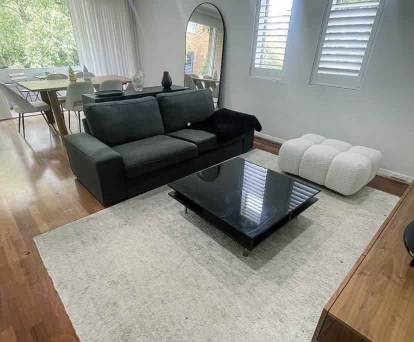 Furnished room in a flatshare