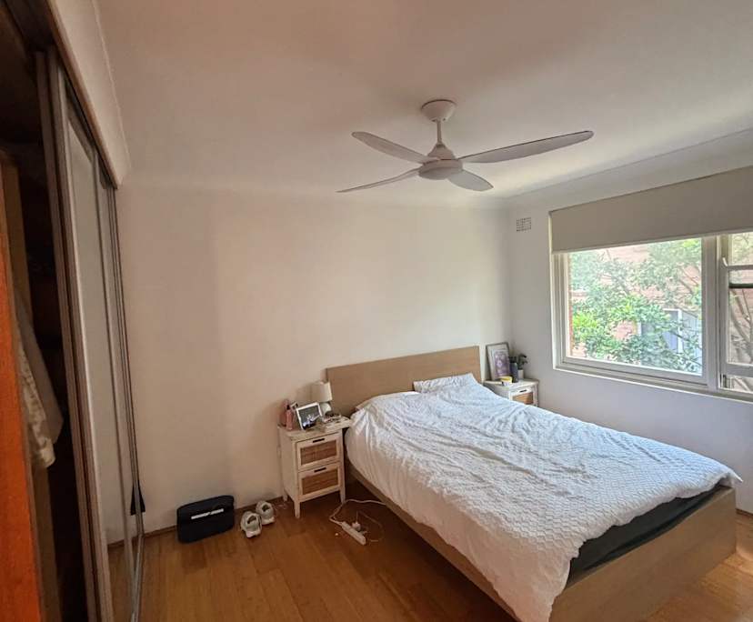 Furnished room in a flatshare