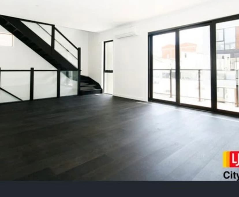 Furnished room with ensuite in a share house