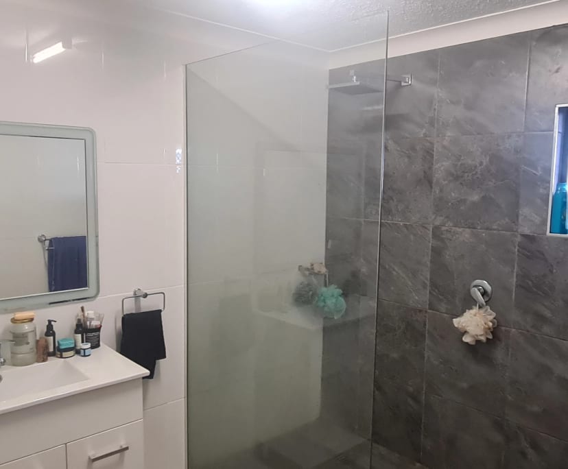 Room in a share house