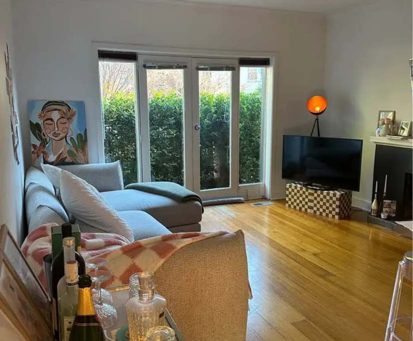 Unfurnished room in a flatshare