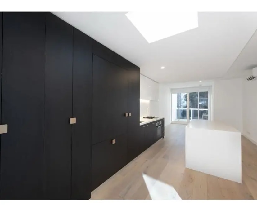 Furnished room with ensuite in a flatshare