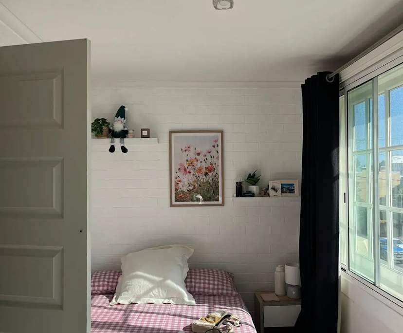 Furnished room in a flatshare