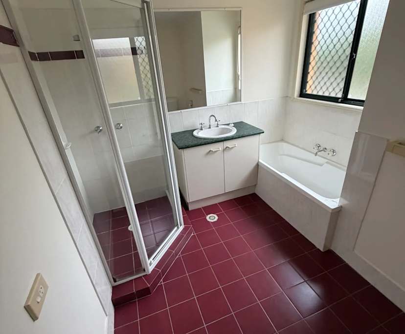 Unfurnished room in a share house