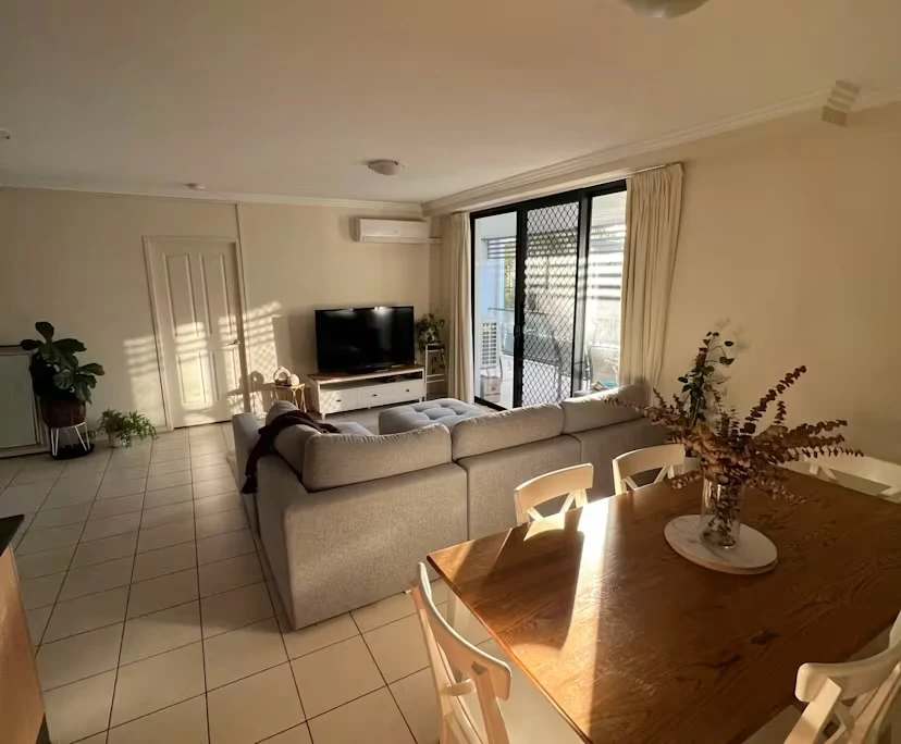 $475, Flatshare, 2 bathrooms, Burleigh Heads QLD 4220