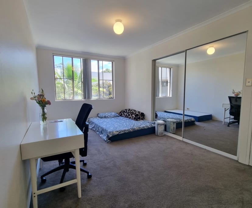 Furnished room with ensuite in a flatshare