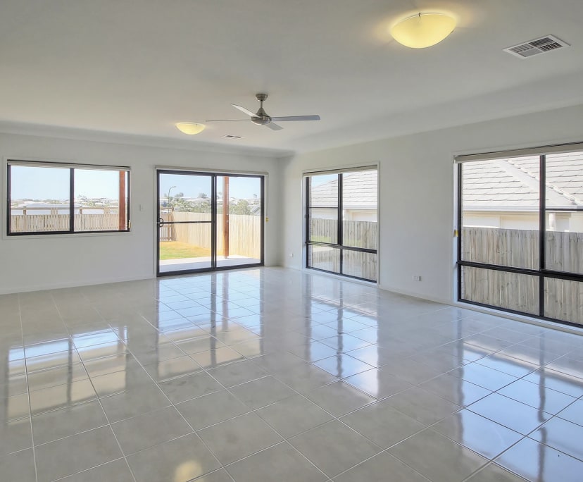 Room for Rent in Springfield Lakes, Brisbane 250,...