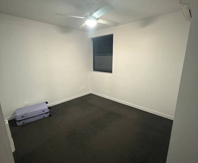 Unfurnished room with own bathroom