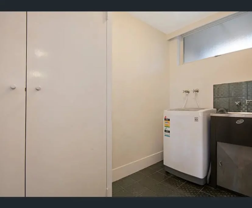 Unfurnished room in a flatshare