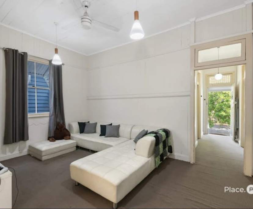 Room in a share house