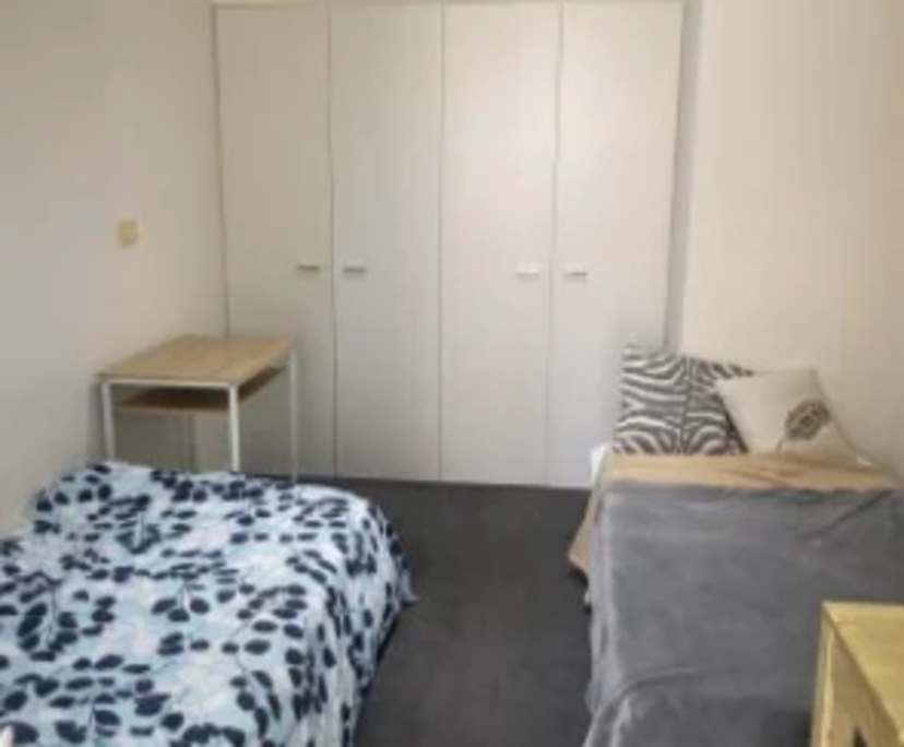 Furnished room in a flatshare