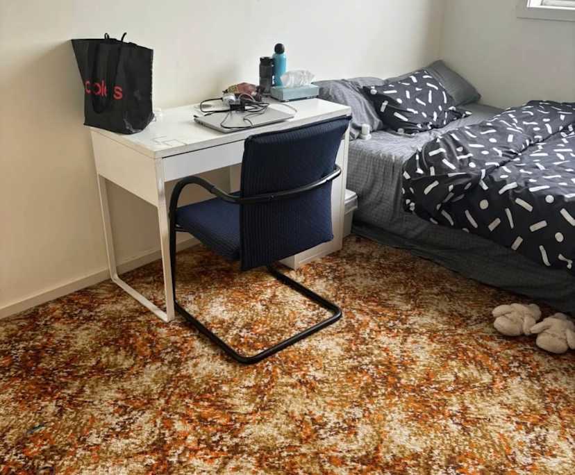 Furnished room in a flatshare