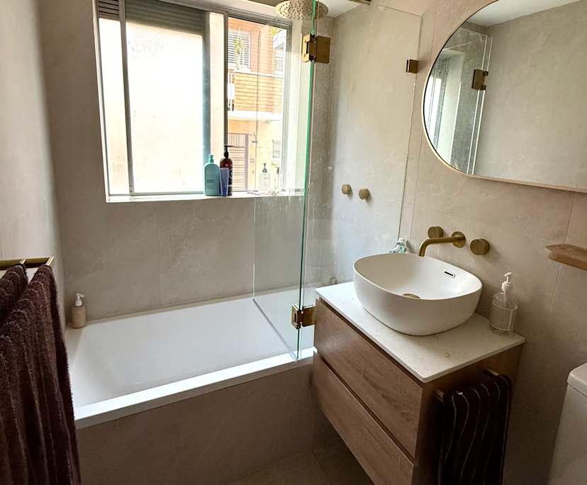 $900, Whole-property, 2 bathrooms, Dee Why NSW 2099