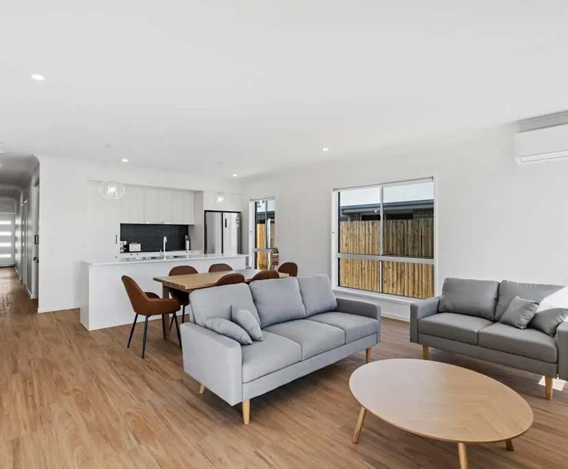 $310, Share-house, 3 bathrooms, Redbank Plains QLD 4301