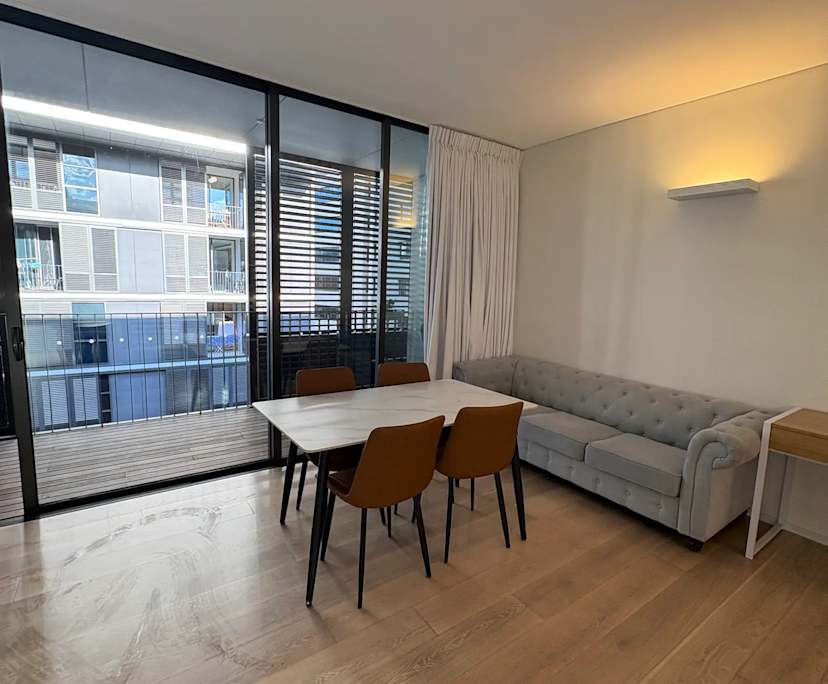 $950, 1-bed, 1 bathroom, Chippendale NSW 2008