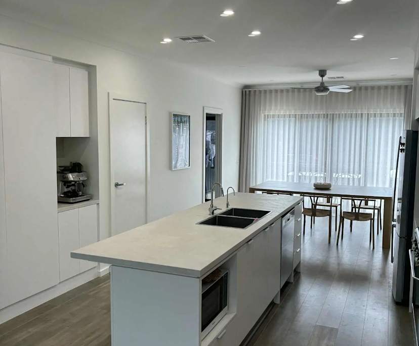 $300, Share-house, 3 bathrooms, West Lakes SA 5021