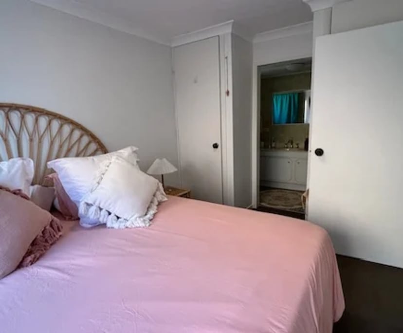 $750, Whole-property, 2 bathrooms, Broadbeach QLD 4218