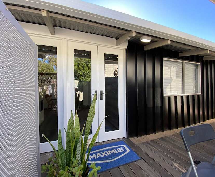 Whole property with 2 rooms for rent