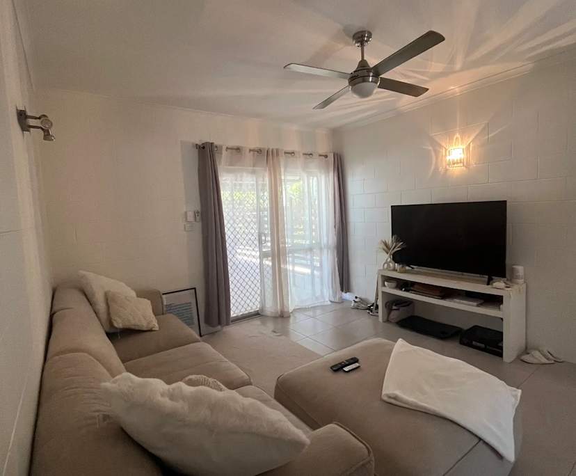 Whole property with 2 rooms for rent