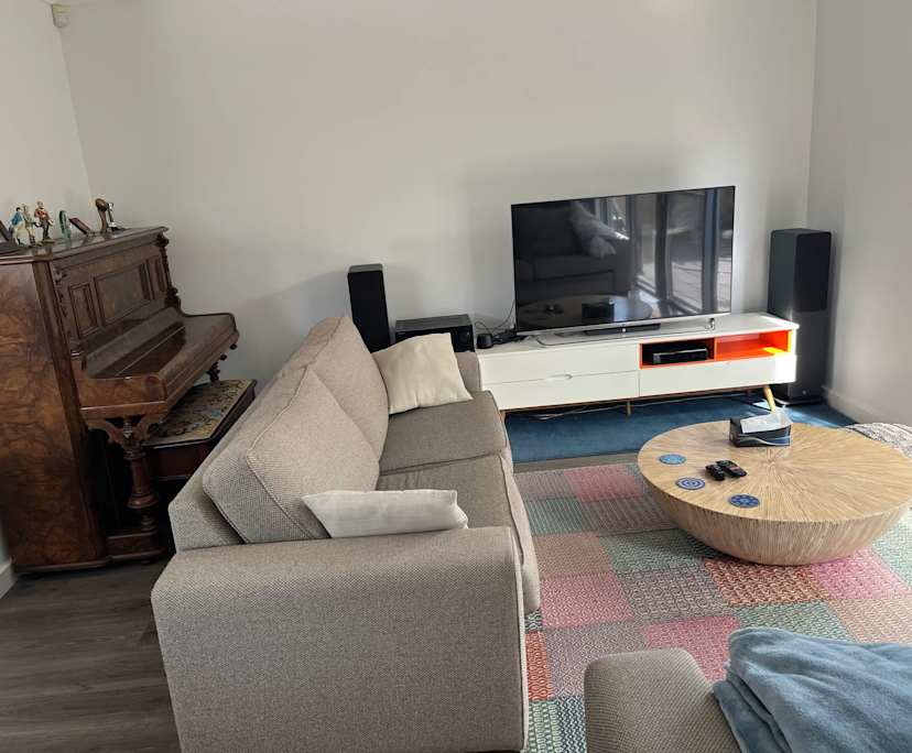 Room in a share house