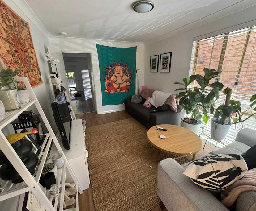 Furnished room in a flatshare