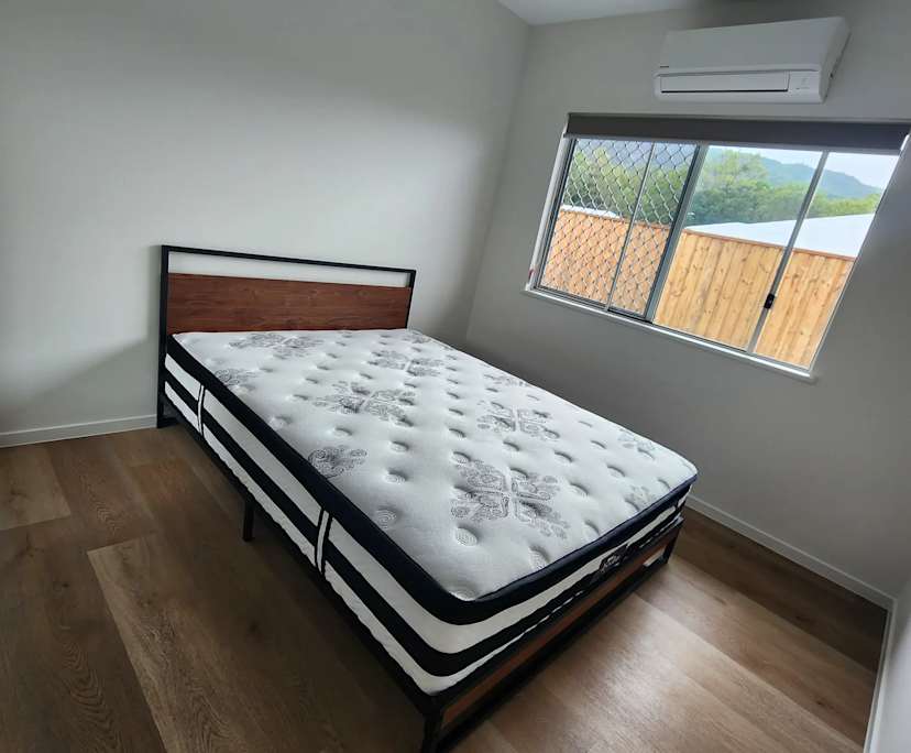 Room in a share house