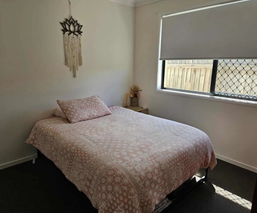 $300, Share-house, 3 bathrooms, Norman Gardens QLD 4701