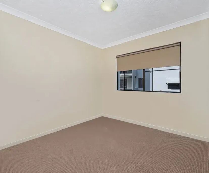 Unfurnished room in a flatshare