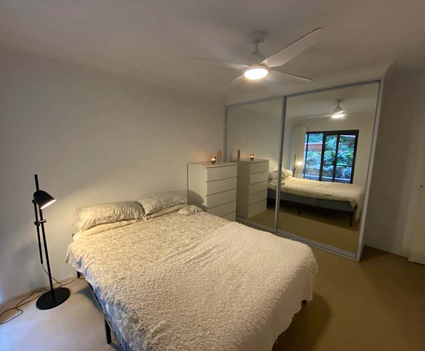 Furnished room with ensuite in a flatshare