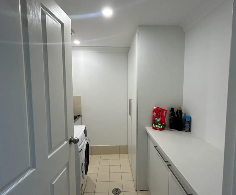 $300, Flatshare, 2 bathrooms, Gymea NSW 2227