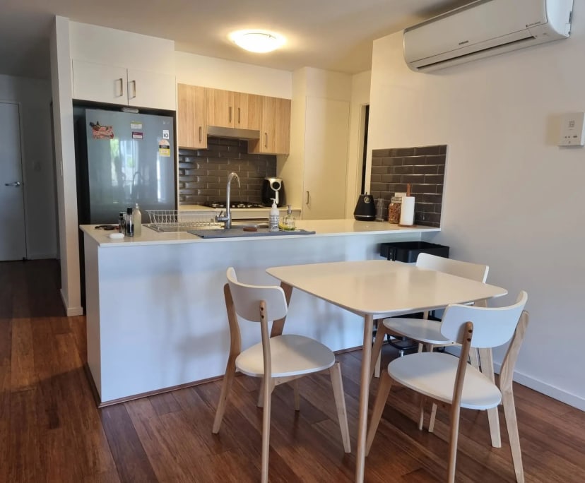 $350, Flatshare, 2 bathrooms, Mount Gravatt QLD 4122