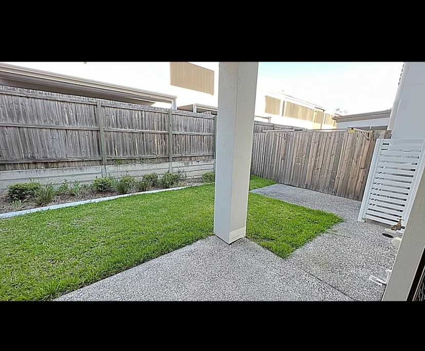 $330, Share-house, 4 bathrooms, Parkinson QLD 4115