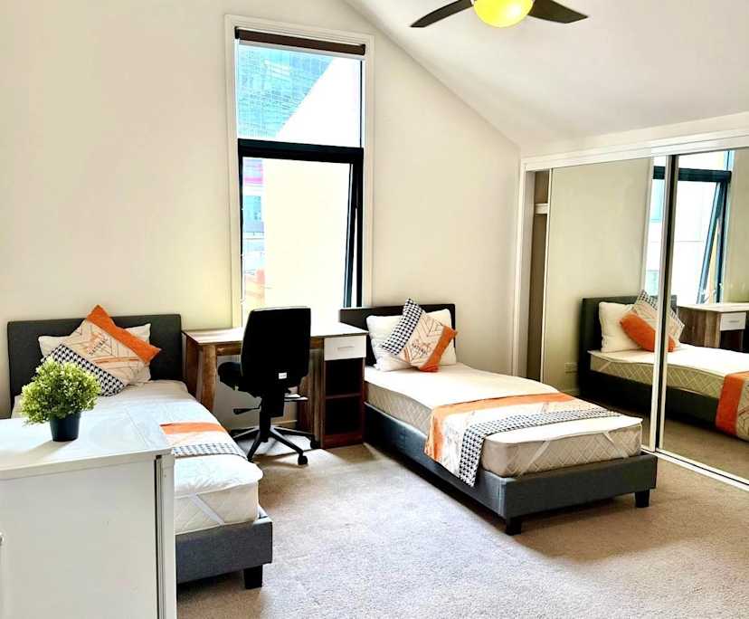 Furnished room in a flatshare