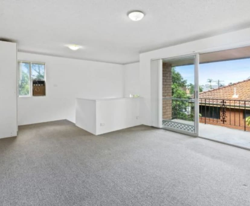 Furnished room in a flatshare