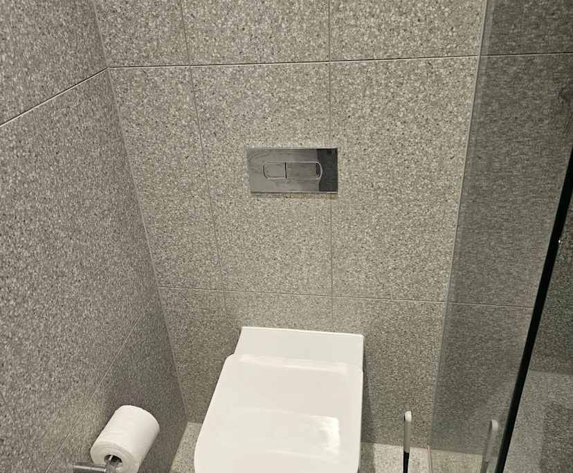 $425, Flatshare, 2 bathrooms, Newstead QLD 4006