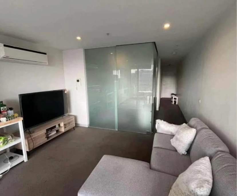 Furnished room in a flatshare