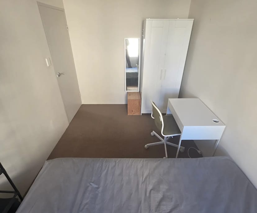 Furnished room in a flatshare